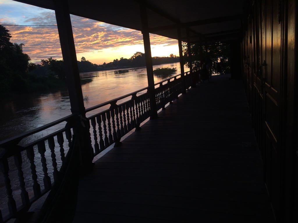Riverside Bungalow 호텔 Ban Dondét 외부 사진