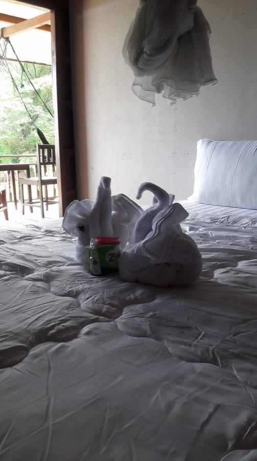 Riverside Bungalow 호텔 Ban Dondét 외부 사진